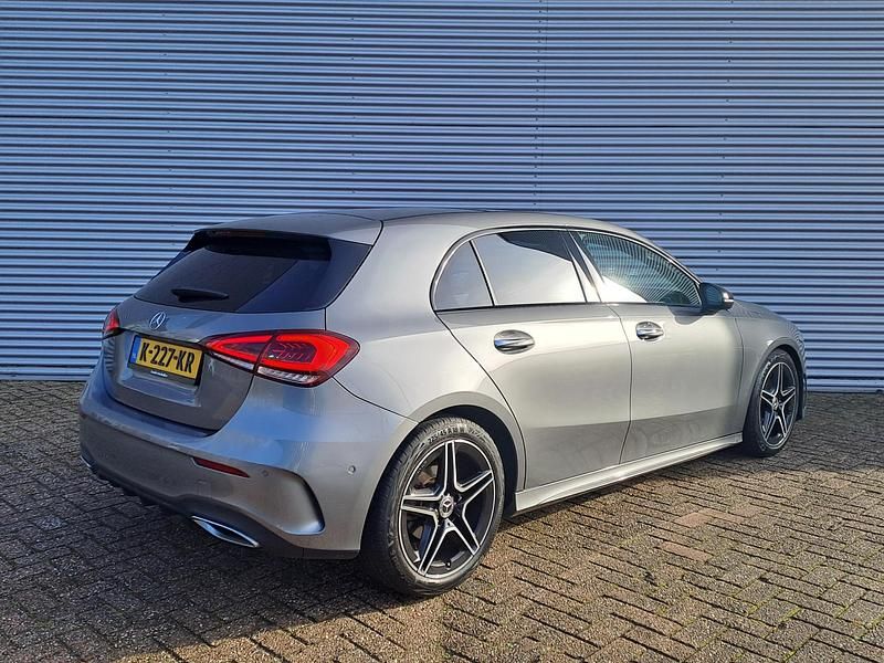 Occasion Mercedes A180 Business 136 PK (100 kW) 2021 Grijs metallic Hatchback