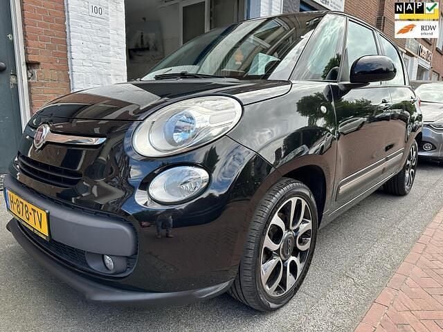 Zwart Gebruikt 2016 Fiat 500L Lounge MPV | € 8.950 (Eerlijke prijs) - Afbeelding 1/4