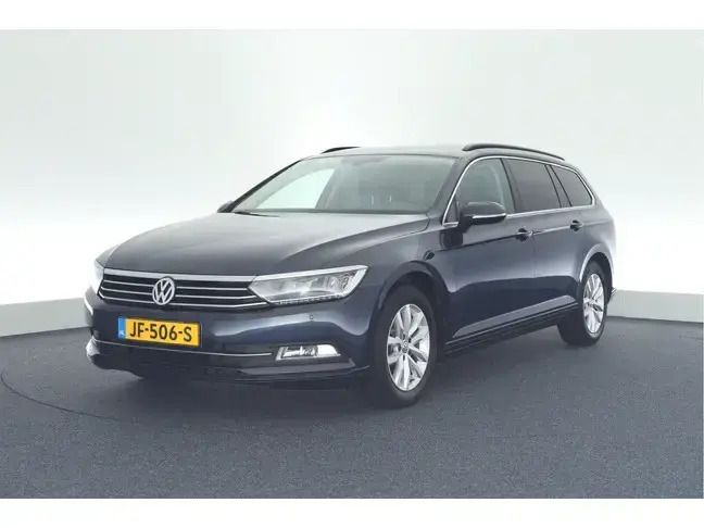 Blauw Occasion 2016 VW Passat Comfortline Stationwagen | € 12.949 (Eerlijke prijs) - Afbeelding 1/4