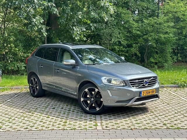 Grijs Gebruikt 2016 Volvo XC60 Momentum SUV | € 20.945 (Goede deal) - Afbeelding 1/4