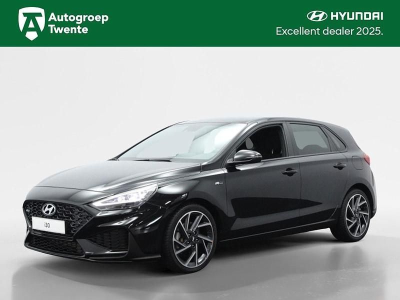 Zwart Gebruikt 2023 Hyundai i30 N Line Hatchback | € 25.950 (Eerlijke prijs) - Afbeelding 1/4