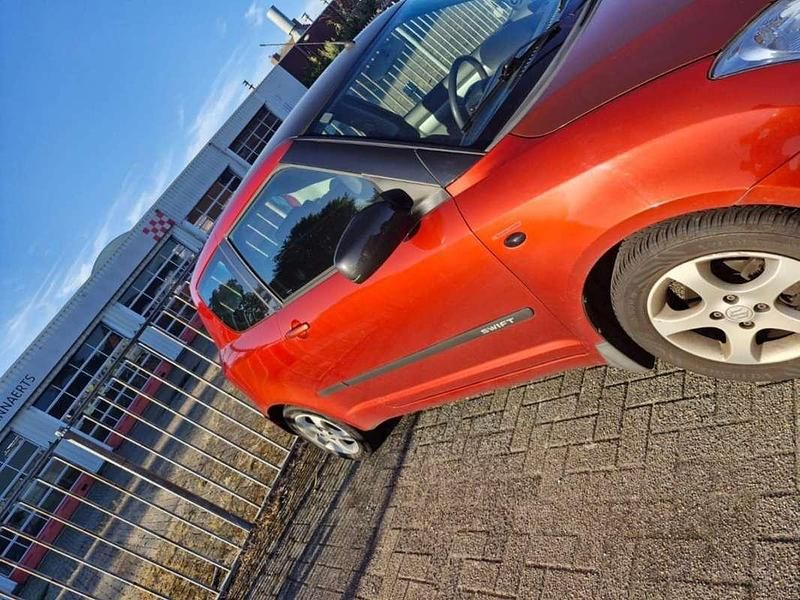 Oranje Gebruikt 2007 Suzuki Swift GLS Hatchback | € 1.199 (Super prijs) - Afbeelding 1/4