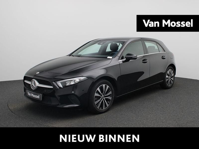 Zwart Gebruikt 2022 Mercedes A250 Hatchback | € 24.845 (Super prijs) - Afbeelding 1/3