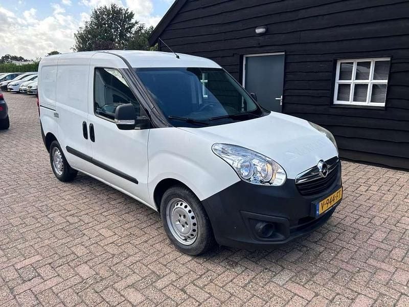 Wit Gebruikt 2017 Opel Combo MPV | € 3.600 (Goede deal) - Afbeelding 1/4