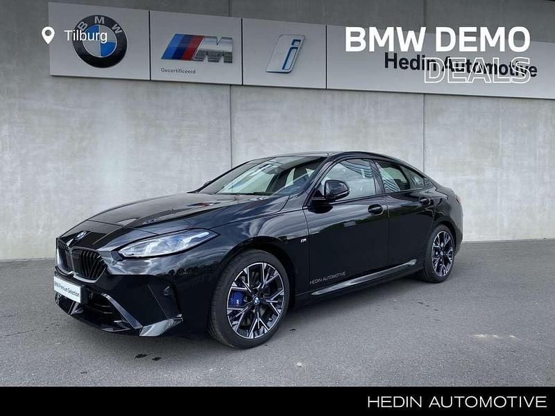 Zwart, metallic lak Gebruikt 2025 BMW 220 M Sport Coupé | € 38.880 (Super prijs) - Afbeelding 1/4