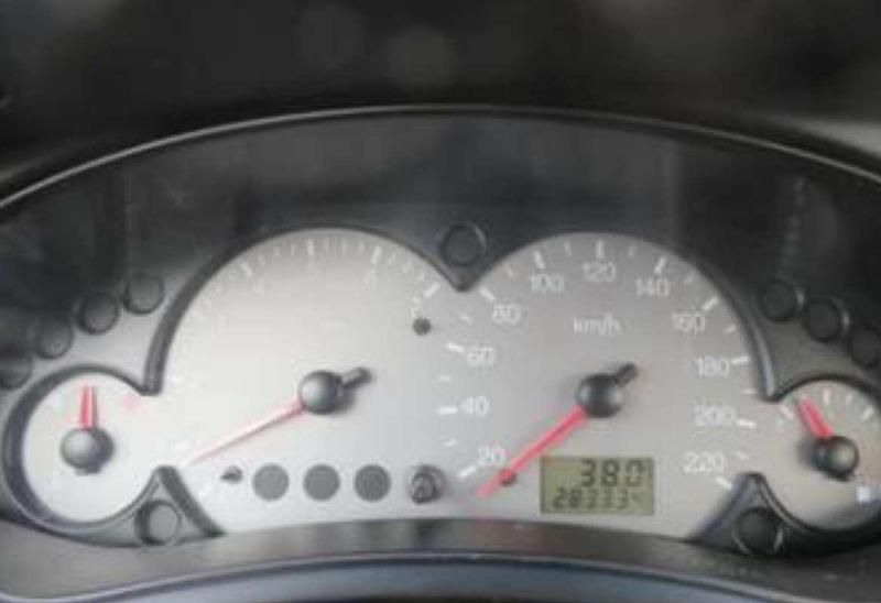 Occasion Ford Focus 101 PK (74 kW) 2004 Grijs Stationwagen