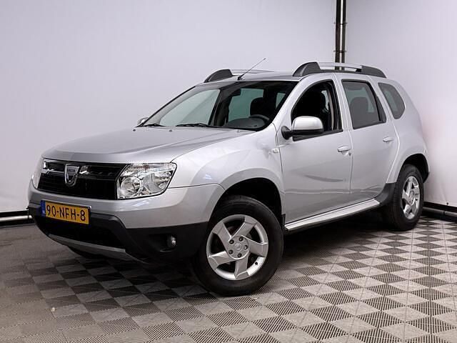 Zilver Gebruikt 2010 Dacia Duster Lauréate SUV | € 5.475 (Eerlijke prijs) - Afbeelding 1/4