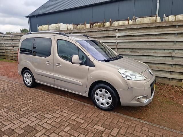 Beige Gebruikt 2010 Peugeot Partner Tepee MPV | € 4.250 (Eerlijke prijs) - Afbeelding 1/4