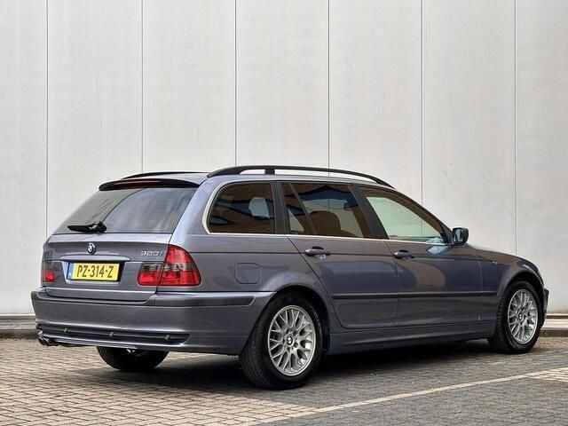 Blauw Gebruikt 2002 BMW 320 Stationwagen | € 3.950 (Eerlijke prijs) - Afbeelding 1/4