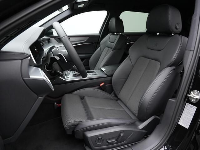 Occasion Audi A6 Competition 299 PK (219 kW) 2025 Zwart (metallic) Stationwagen