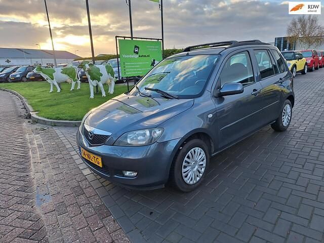 Grijs Gebruikt 2003 Mazda 2 Exclusive MPV | € 1.999 (Duur) - Afbeelding 1/4