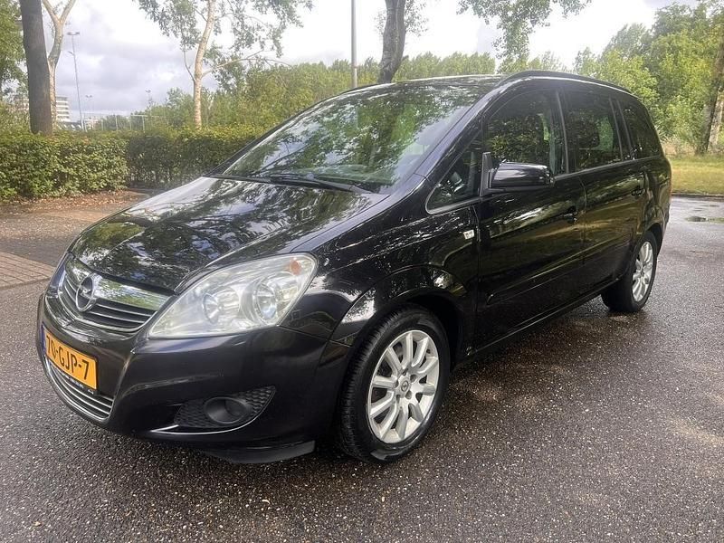 Zwart Gebruikt 2008 Opel Zafira MPV | € 2.950 - Afbeelding 1/4
