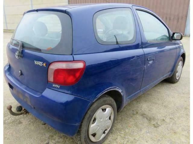 Occasion Toyota Yaris 86 PK (63 kW) 2001 Blauw Hatchback