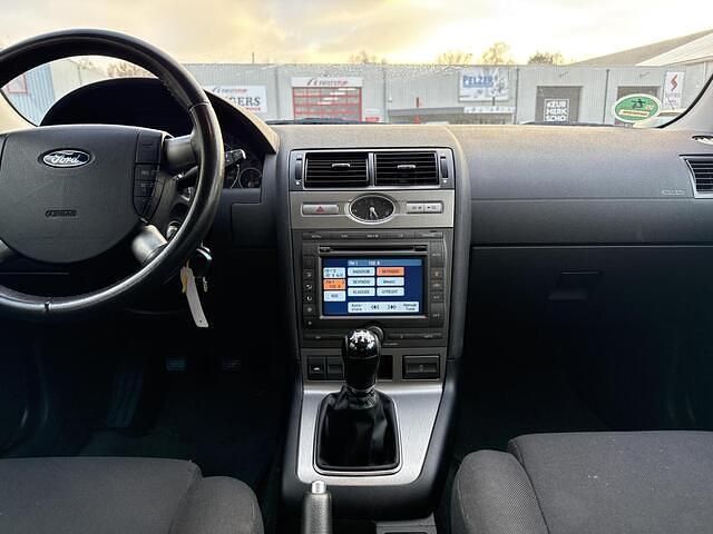 Occasion Ford Mondeo Futura 125 PK (91 kW) 2004 Zwart Stationwagen