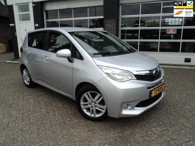 Grijs Gebruikt 2011 Subaru Trezia MPV | € 2.999 - Afbeelding 1/4