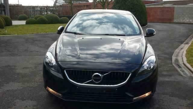 Zwart Gebruikt 2017 Volvo V40 Stationwagen | € 14.890 - Afbeelding 1/4