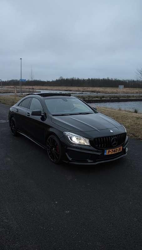 Zwart Gebruikt 2014 Mercedes CLA180 Edition 1 Sedan | € 18.000 - Afbeelding 1/4