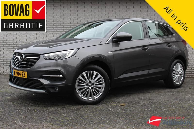 Grijs (metallic) Occasion 2020 Opel Grandland X Innovation SUV | € 15.950 (Eerlijke prijs) - Afbeelding 1/4