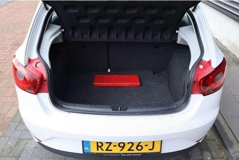 Wit Gebruikt 2012 Seat Ibiza Style MPV | € 6.000 (Duur) - Afbeelding 1/4