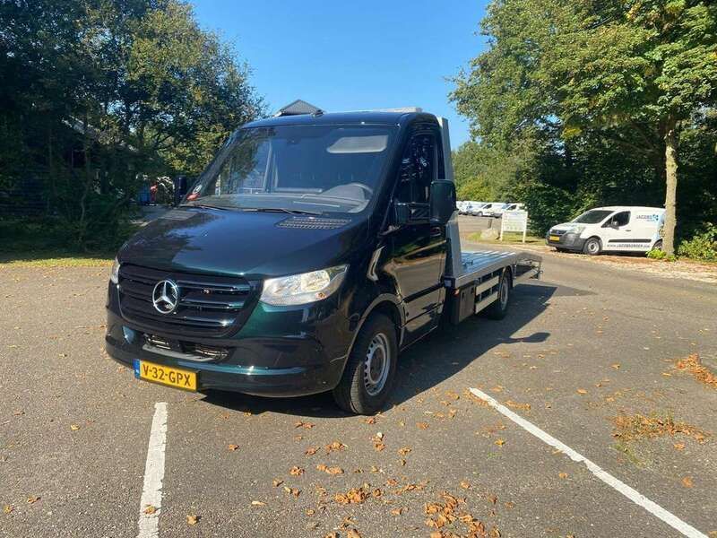 Zwart Gebruikt 2020 Mercedes Sprinter Van | € 46.950 - Afbeelding 1/4