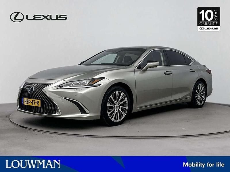 Grijs Gebruikt 2021 Lexus ES300 Executive Line Sedan | € 39.950 (Duur) - Afbeelding 1/4