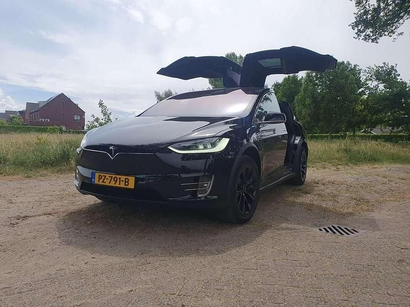 Zwart Gebruikt 2017 Tesla Model X SUV | € 24.725 (Goede deal) - Afbeelding 1/4