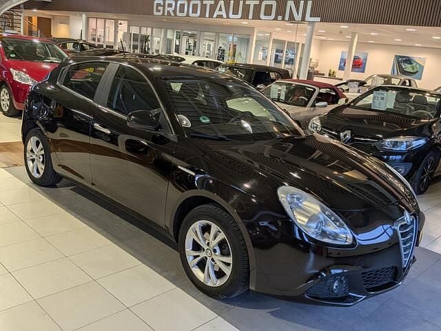 Occasion Alfa Romeo Giulietta Distinctive 120 PK (88 kW) 2012 Zwart Hatchback