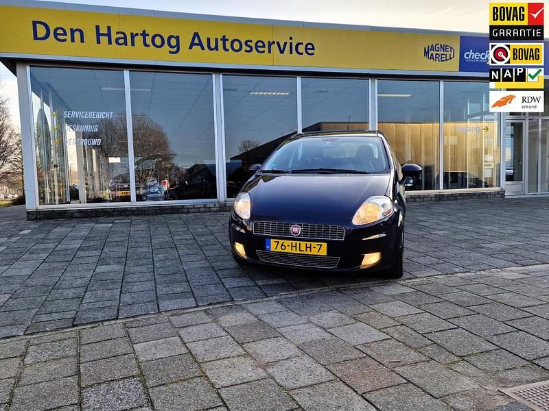 Blauw Occasion 2009 Fiat Grande Punto Lusso Hatchback | € 2.995 (Eerlijke prijs) - Afbeelding 1/4