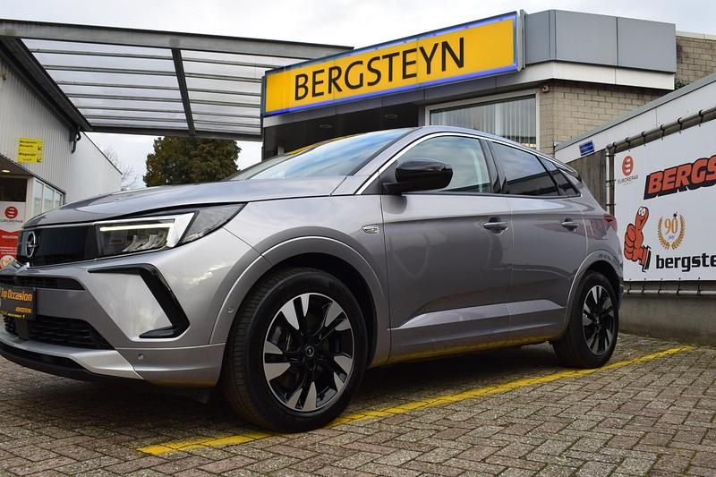 Occasion Opel Grandland X Business Elegance 181 PK (133 kW) 2024 Zilver (metallic) SUV