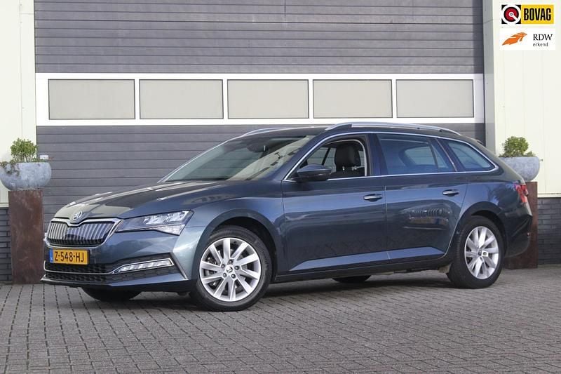 Grijs Gebruikt 2020 Skoda Superb Business Line Stationwagen | € 18.900 (Super prijs) - Afbeelding 1/4
