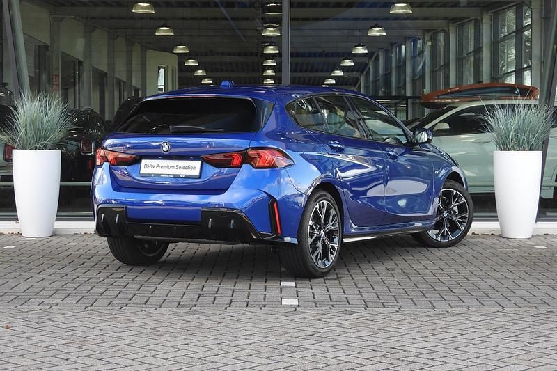 Occasion BMW 120 M Sport 156 PK (114 kW) 2025 M portimao blau Hatchback