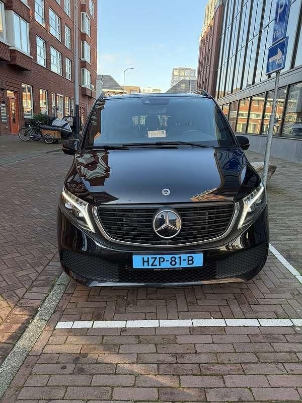 Gebruikt 2024 Mercedes EQV300 Avantgarde Stationwagen | € 52.000 (Eerlijke prijs) - Afbeelding 1/4