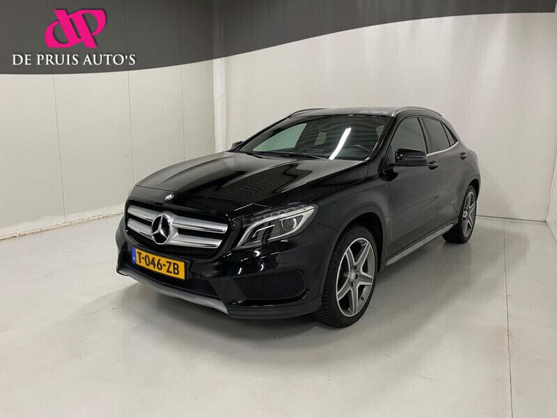 Zwart Gebruikt 2015 Mercedes GLA200 AMG SUV | € 21.950 (Eerlijke prijs) - Afbeelding 1/4