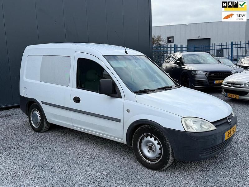 Occasion Opel Combo 87 PK (63 kW) 2003 Wit Hatchback