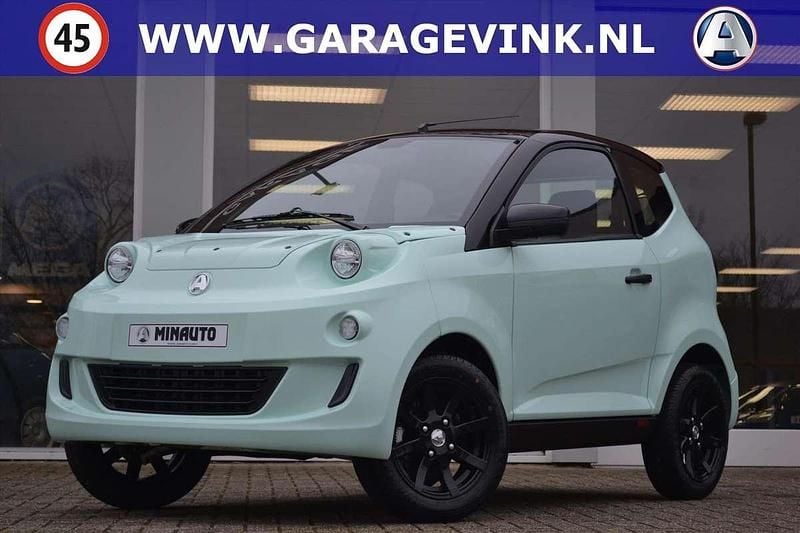 Groen Nieuw 2025 Aixam Minauto Chic Hatchback | € 13.239 - Afbeelding 1/4