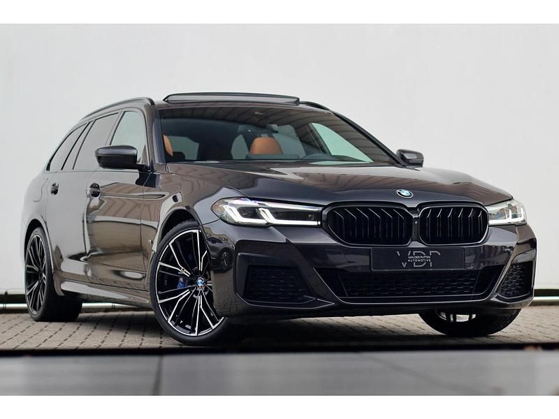 Grijs Gebruikt 2021 BMW 530 M Sport Stationwagen | € 39.500 (Iets duurder) - Afbeelding 1/4