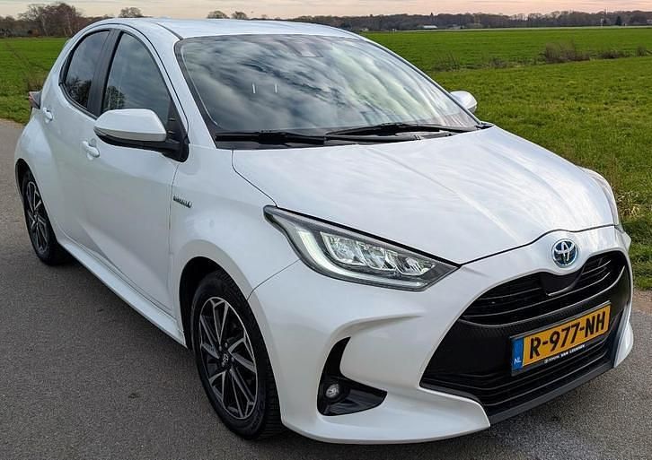 Wit Gebruikt 2021 Toyota Yaris Hatchback | € 17.750 (Eerlijke prijs) - Afbeelding 1/4
