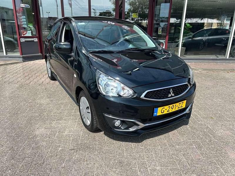 Zwart Gebruikt 2020 Mitsubishi Space Star Hatchback | € 7.350 (Eerlijke prijs) - Afbeelding 1/4