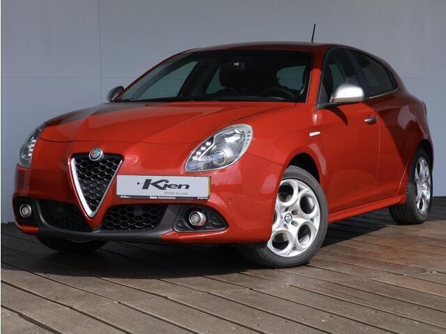 Rood Gebruikt 2017 Alfa Romeo Giulietta Super Hatchback | € 11.000 (Goede deal) - Afbeelding 1/4