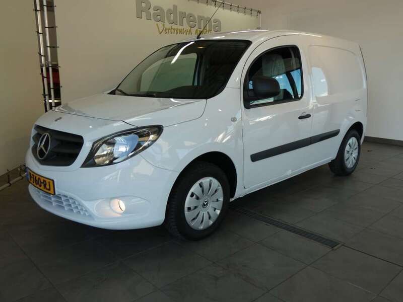 Wit Gebruikt 2018 Mercedes Citan 108 Van | € 10.600 (Duur) - Afbeelding 1/4