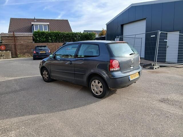 Occasion VW Polo 64 PK (47 kW) 2005 Grijs Hatchback