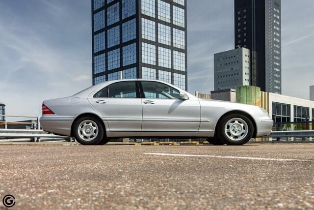 Grijs Gebruikt 2001 Mercedes S320 Sedan | € 6.450 (Super prijs) - Afbeelding 1/4