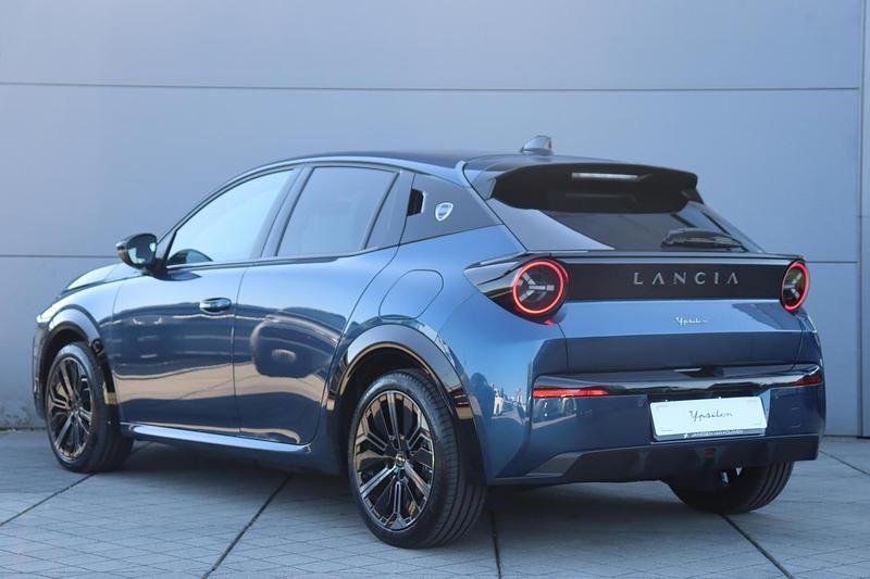 Nieuw Lancia Ypsilon 206 kW (281 PK) 2025 Blauw Hatchback
