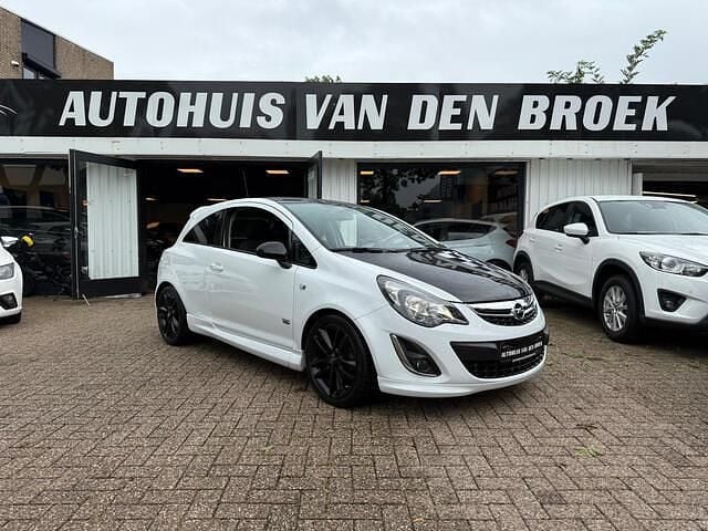 Wit Gebruikt 2011 Opel Corsa Edition Hatchback | € 5.945 (Iets duurder) - Afbeelding 1/4