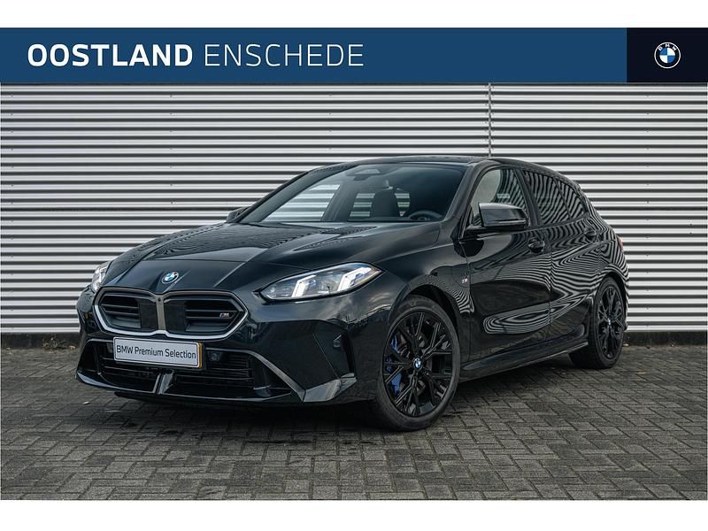 Zwart Occasion 2025 BMW M135 Executive Hatchback | € 66.950 - Afbeelding 1/4