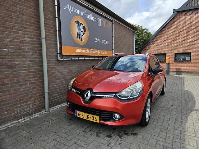 Rood Gebruikt 2013 Renault Clio GrandTour Expression Stationwagen | € 5.995 (Eerlijke prijs) - Afbeelding 1/4