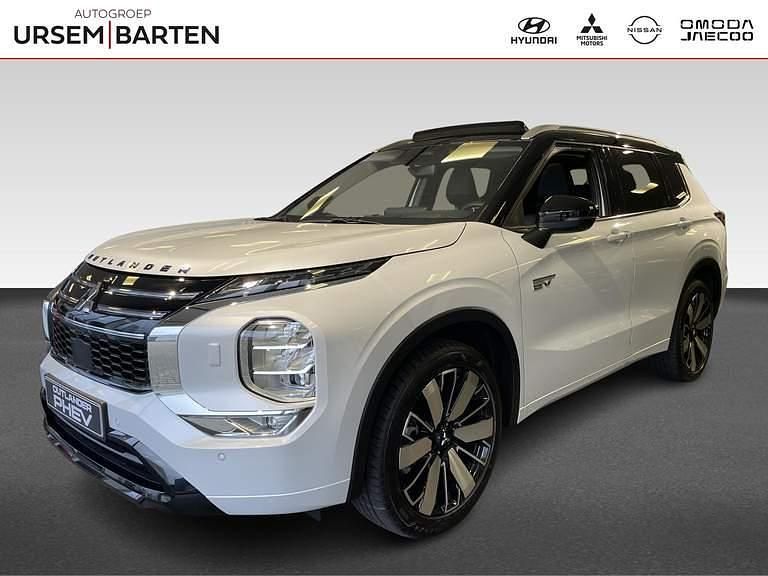 Licht wit Nieuw 2025 Mitsubishi Outlander P-HEV Instyle SUV | € 55.930 (Goede deal) - Afbeelding 1/4