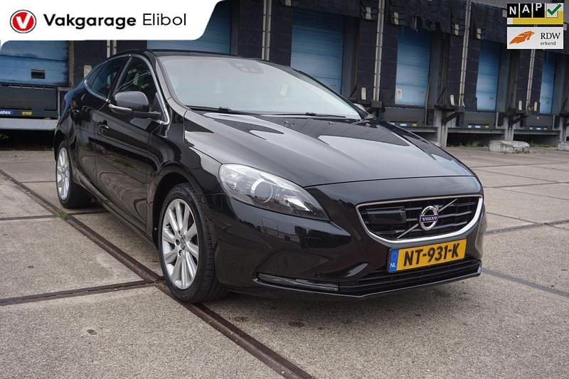 Occasion Volvo V40 Summum 150 PK (110 kW) 2016 Zwart Hatchback