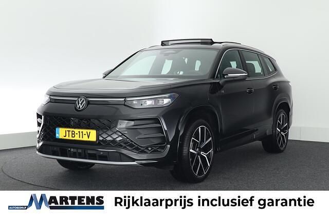 Zwart Nieuw 2025 VW Tayron R-line Edition SUV | € 55.949 (Super prijs) - Afbeelding 1/4
