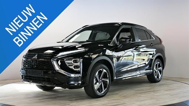 Zwart Occasion 2022 Mitsubishi Eclipse Cross SUV | € 24.450 (Eerlijke prijs) - Afbeelding 1/4